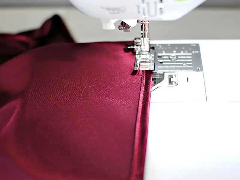 دوخت پارچه ساتن